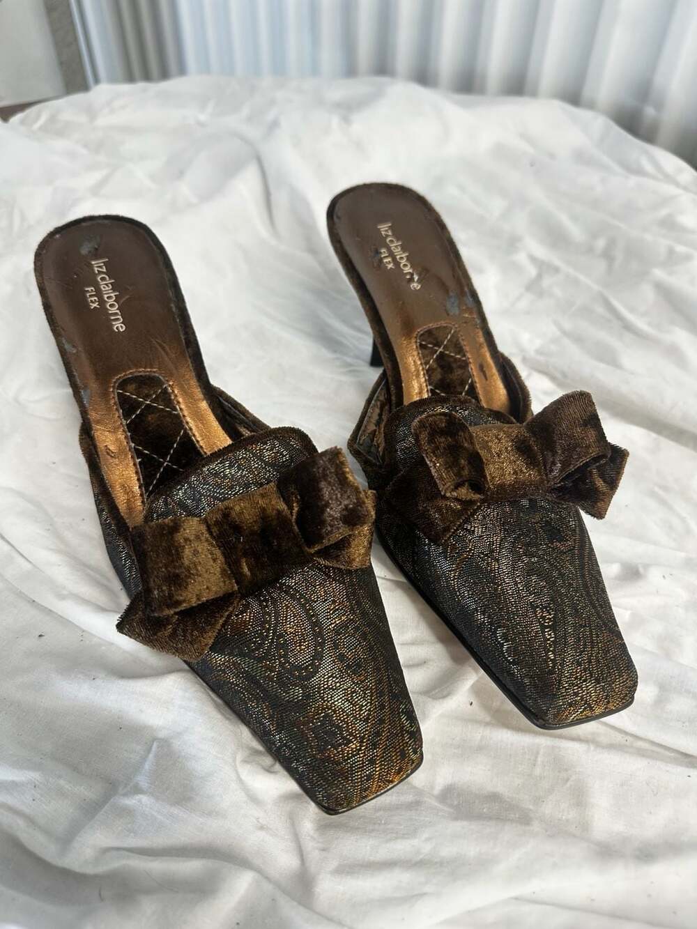 Liz Claiborne Flex Brown Metallic Brocade Bow Kitten Heel Mules Size 10M
